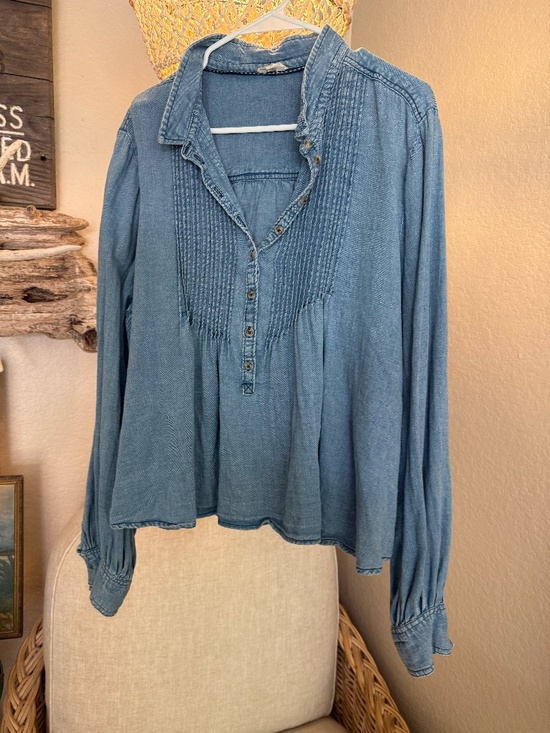 Pilcro Tops - anthropologie pilcro soft and flowy denim shirt